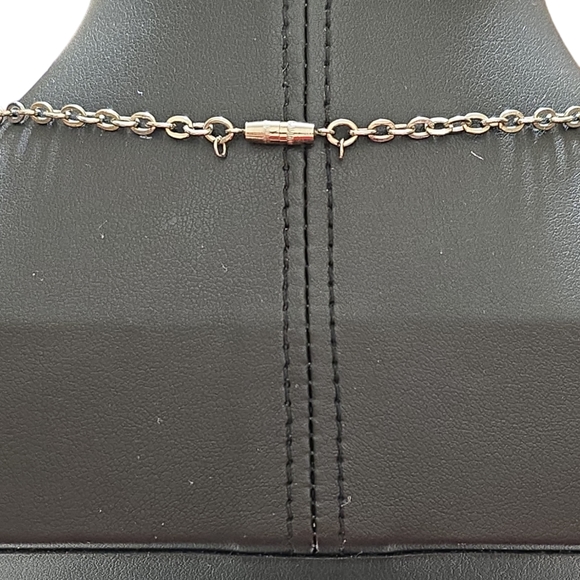 Heart Shaped Necklace .02 Ctw Diamond w Silver Tone Chain L11 - Picture 3 of 4